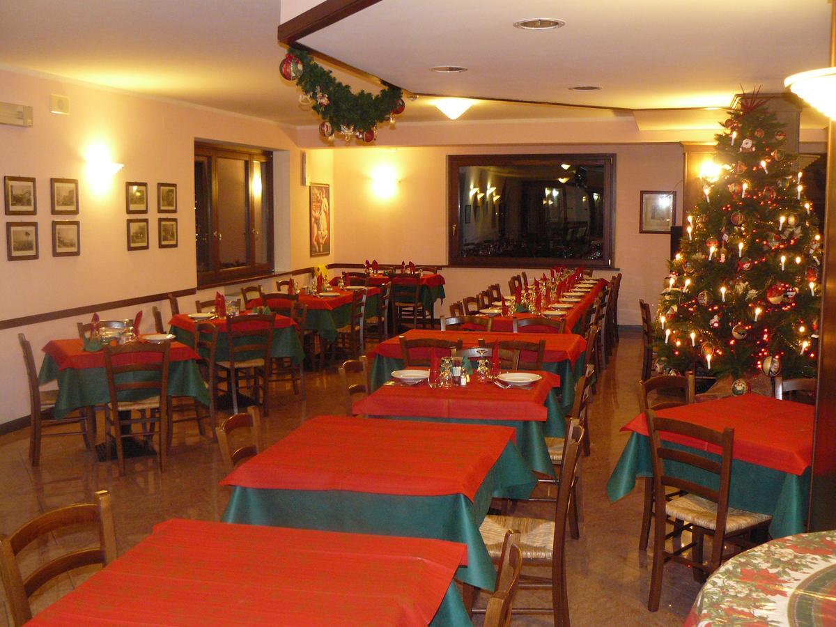 Albergo Ristorante Sciatori Pievepelago Exterior foto